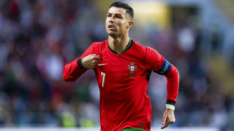Rekord Ronaldo pod względem większości występów w reprezentacji w męskiej piłce nożnej Joe Wright