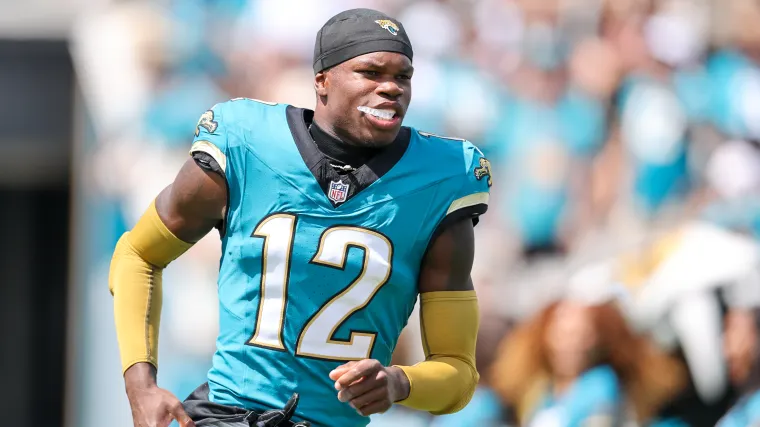 Znawca NFL podaje aktualny status gwiazdy Jaguars, Travisa Huntera, Cecila Merkersona III