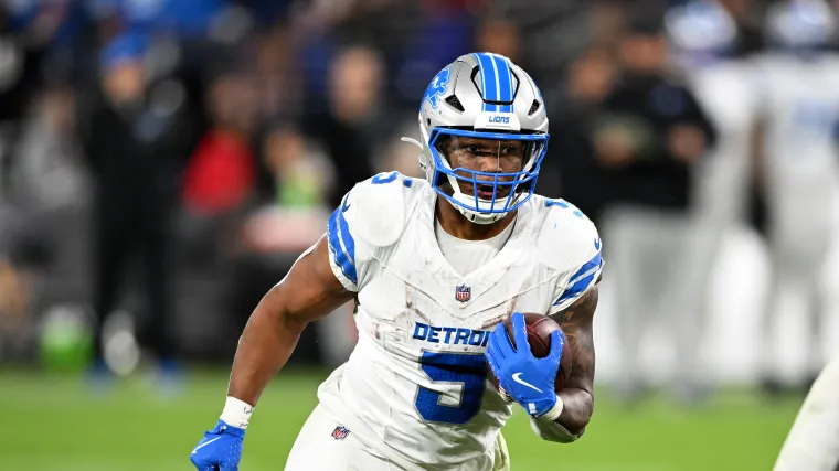 Czy David Montgomery dzisiaj gra? Aktualizacja kontuzji, porady dotyczące rozpoczęcia lub siedzenia w 17. tygodniu Mike Moraitis