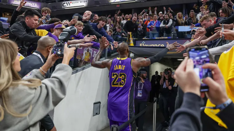 Lakers przewidywali, iż po brutalnym występie Huntera Cookstona zamienią podatnego na kontuzje weterana o wartości 33 milionów dolarów na doświadczenie w finałach NBA