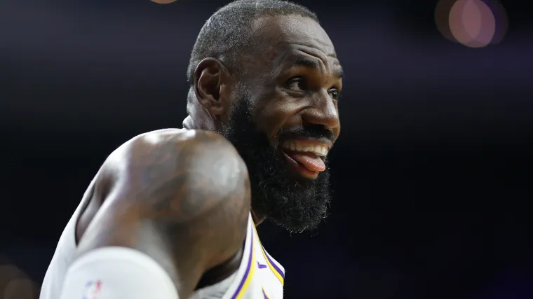 Lakers przewidywali, iż pozyskają napastnika o wartości 109 milionów dolarów, aby pomóc LeBronowi Jamesowi przed przejściem na emeryturę Tylerowi Rourke