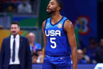 O jogo de Mikal Bridges nas quartas de final da