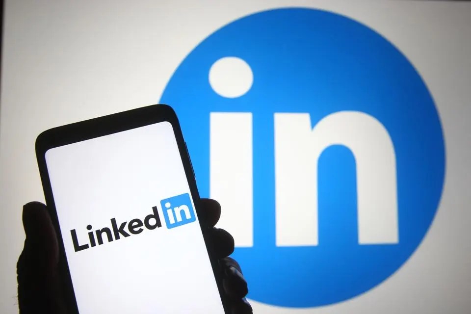 1709575006 Como adicionar um link em uma postagem no LinkedIn.webp