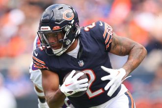 DJ Moore do Chicago Bears WR se preparando para uma