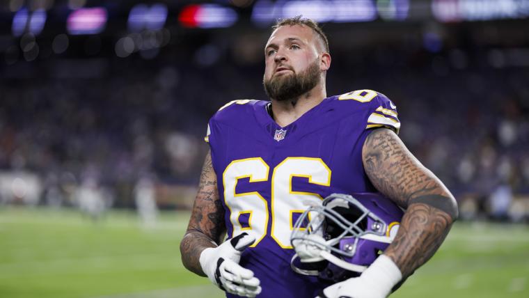 Os Minnesota Vikings deveriam contratar novamente Dalton Risner