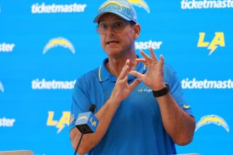 Escapada do elevador dos Chargers explicada Jim Harbaugh aplaude o