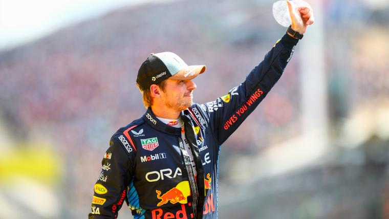 Max Verstappen ri das penalidades da FIA com um golpe