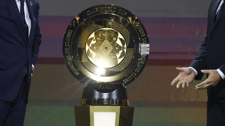 Premio do premio da Copa do Mundo do Clube quebrando.webp