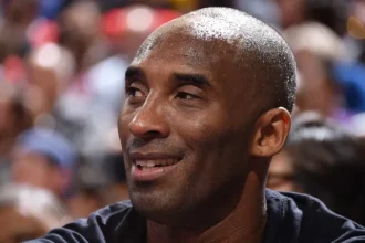 A camisa rara de Kobe Bryant Lakers e vendida por.webp