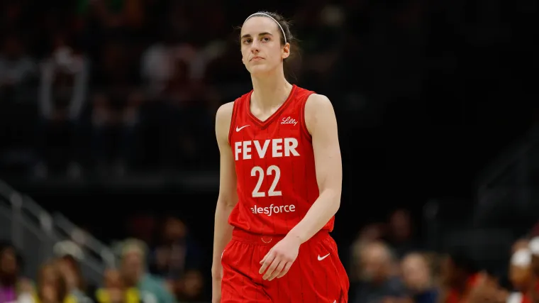 Lexie Hull se abre para jogar sem Caitlin Clark Rodney.webp