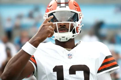 SHEDEUR SANDERS NATURAS BROWNS ROOKIE IMPRESSIONA APOS O START STARTE.webp