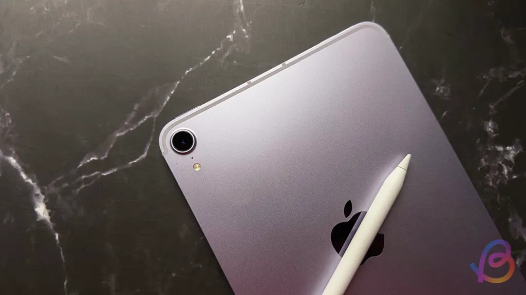 Afbeelding van de opstelling van de camera aan de achterzijde van de iPad mini 7
