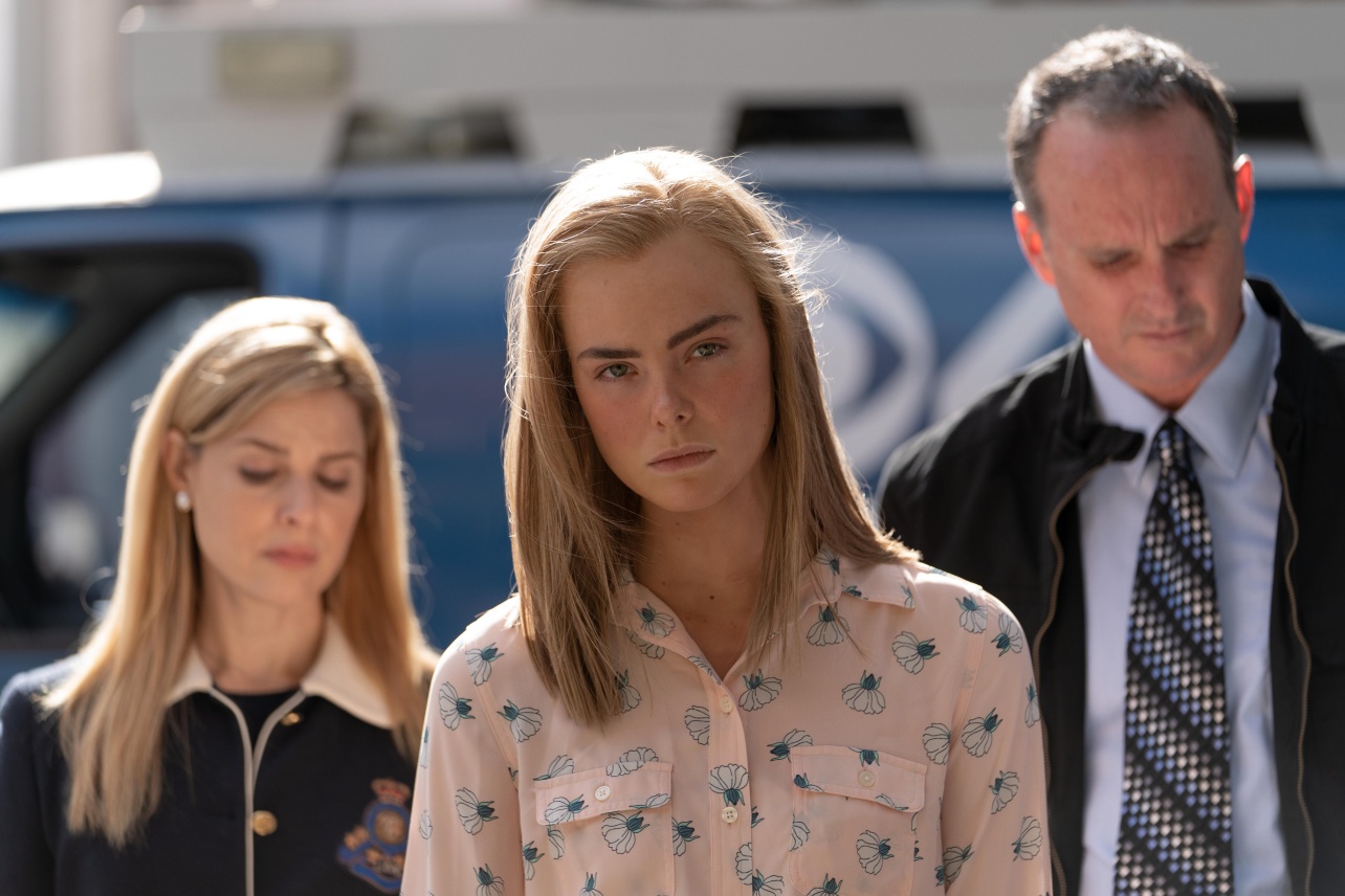 Michelle Carter (Elle Fanning) walking to court in The Girl from Plainville