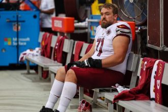 Jets Place Versatile Offensive Lineman on Injured Reserve Roster Move