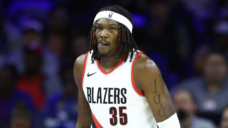 Knicks Considering Trade for Former Defensive Center