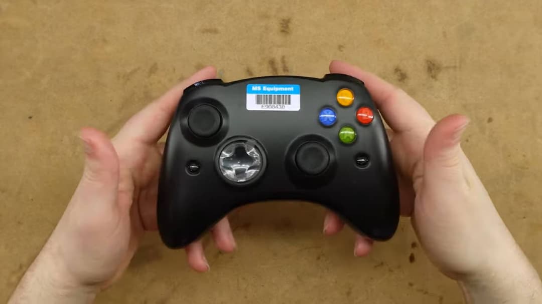 Unreleased Xbox Controller Prototype Found A Rare Discovery