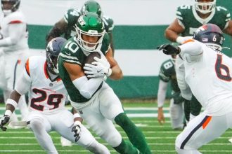 NFL Fines Jets WR 14K for Gesture