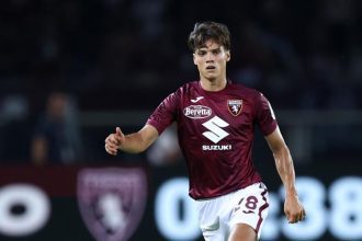 Spurs Target Italian Midfield Star in Rivalry with Man City