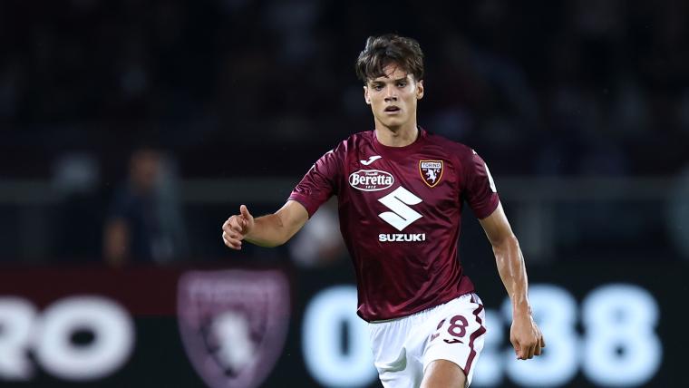 Spurs Target Italian Midfield Star in Rivalry with Man City