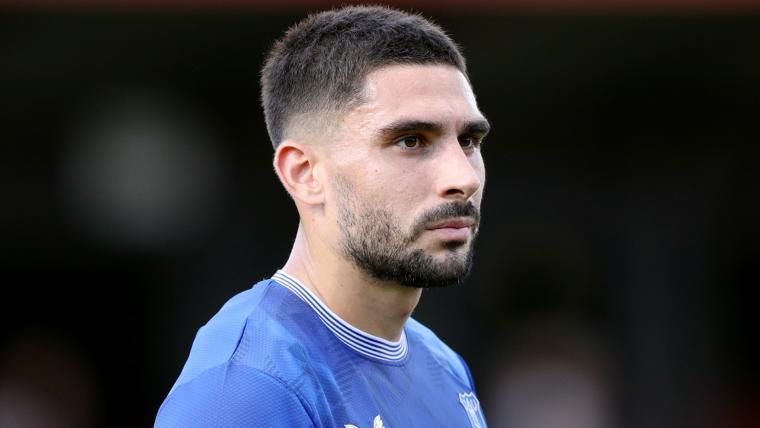 Neal Maupay Provokes Ex Boxing Champion with Everton Mockery A Tense