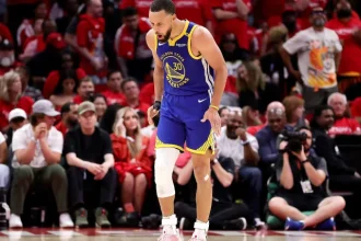 Steph Curry Delivers a Legendary 2nd Half Performance in a.webp