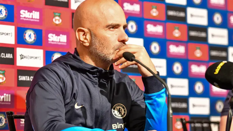 Chelsea Competes with Premier League Rivals for Lille Striker in.webp