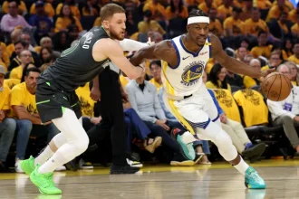 Golden State Warriors Miss First Half 3 Pointer for First Time.webp