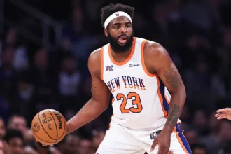 Knicks Fans Rally Behind Mitchell Robinson Amid Free Throw Challenges.webp