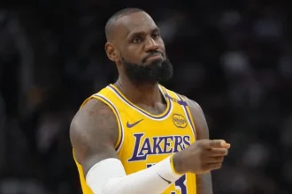 Lakers May Target 78 Million Raptors Center in Potential Trade.webp