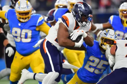Chargers Aiming to Sign Young Running Back from Longtime Rival.webp