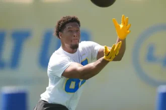 Unleashed Excitement Chargers Rookie Tight End Takes Center Stage.webp