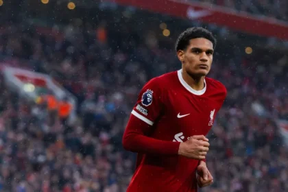 Ex Man Utd Goalkeeper Raises Doubts About Liverpools Transfer Strategy.webp