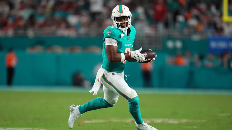 Jonnu Smith Caught Off Guard by Dolphins Trade Feeling the.webp