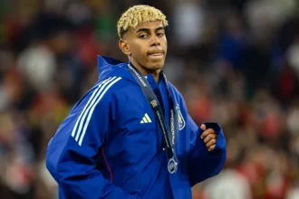 PSG Player Asserts Superiority Over Barcelonas Lamine Yamal in Trending.webp