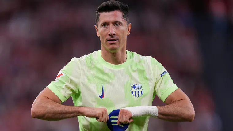 Robert Lewandowski Receives National Team Call Up Following New Head Coach.webp