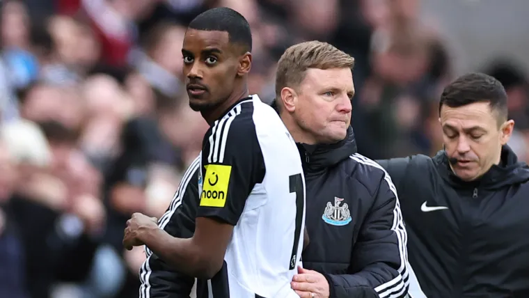 Eddie Howe Outlines Key Steps for Alexander Isak to Regain.webp