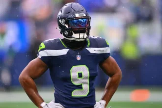 Ex Seahawks Quarterback Shares Unexpected Insight on Kenneth Walker III.webp