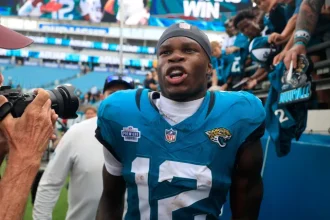 Can Travis Hunter Score Fantasy Points with Interceptions.webp