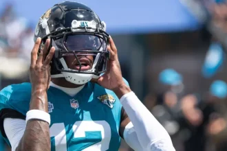 Real Time Updates Travis Hunters Highlights and Snaps in Week 4.webp