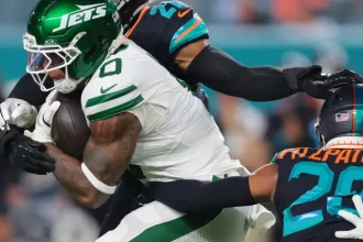 Three NFL Teams Still Seeking First Victory After Week 4.webp