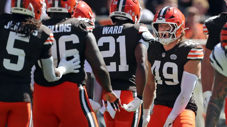 Browns Face Tough Injury Setback with Promising Rookie Linebacker Carson.webp