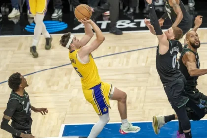 How Austin Reaves Initial Journey Echoes Kobe Bryants Rise.webp