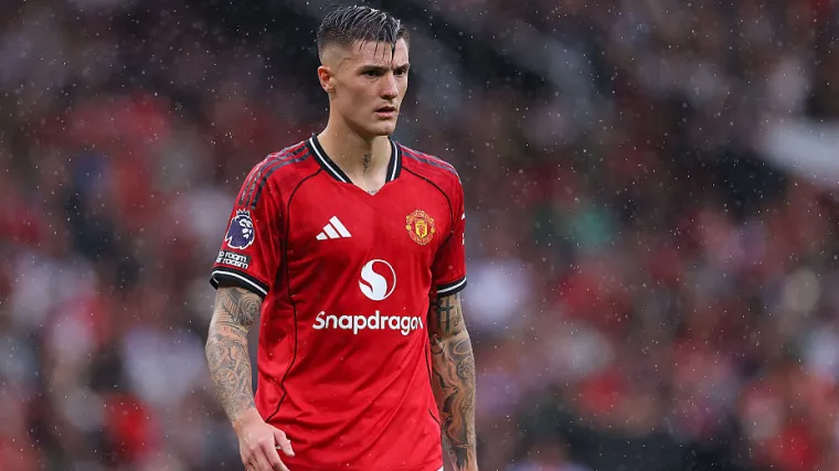 Predicted Manchester United Starting XI Against Everton Sesko Missing Mainoos.webp