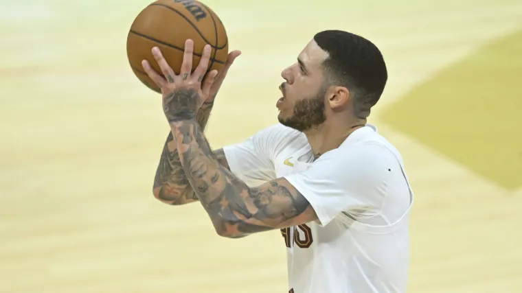 Kenny Atkinson Explains Decision to Favor Craig Porter Jr Over.webp