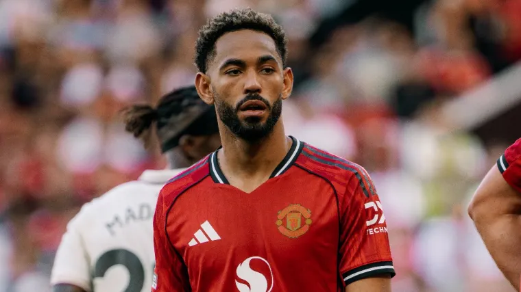 Ultimate Guide How to Stream the Premier League Clash Between.webp