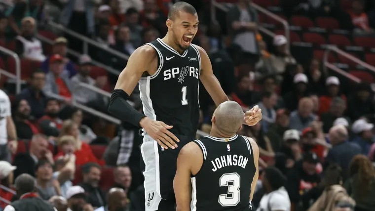 Austin Clash Analysis Odds and Predictions for Spurs vs Suns.webp