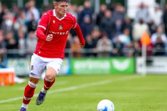 How to Find Live Streaming for Charlton vs Wrexham.webp