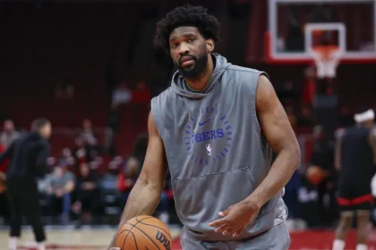 Joel Embiid Issues Bold Call to 76ers Management.webp