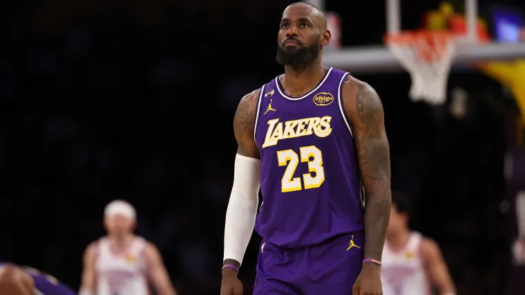 Mavericks vs Lakers Showdown Betting Insights Odds Predictions.webp