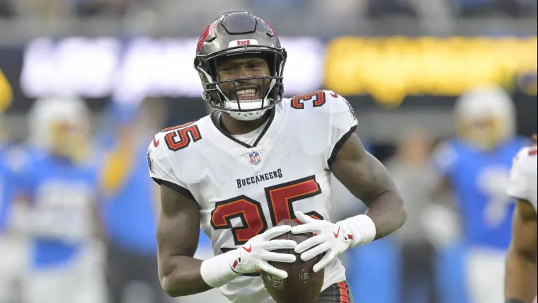 Rams Encouraged to Enhance Cornerback Depth by Signing Super Bowl.webp